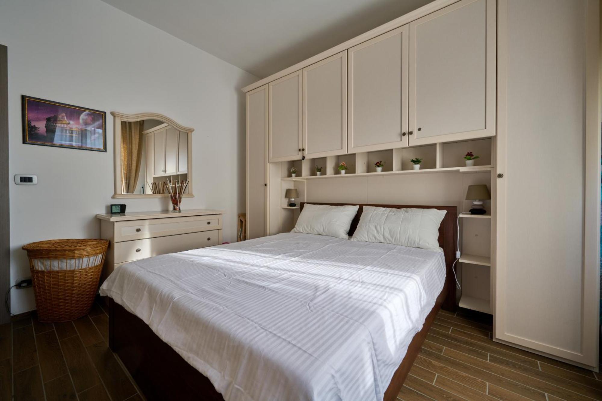 Wissam'S Red Kitchen Apartment Milano Esterno foto